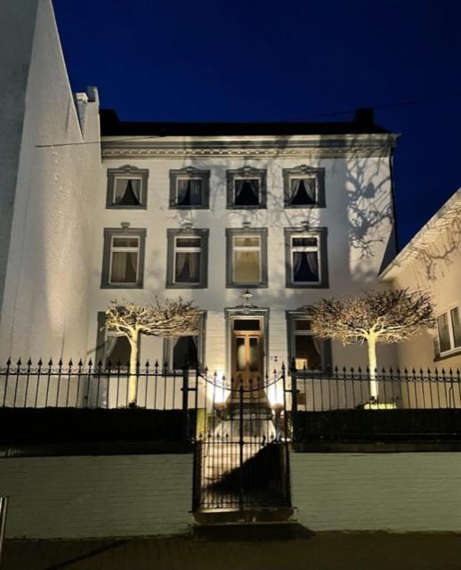 Huis Van Loon Borgloon Bagian luar foto